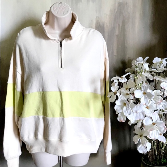 Universal Thread Tops - NWT Cute 1/4 Zip